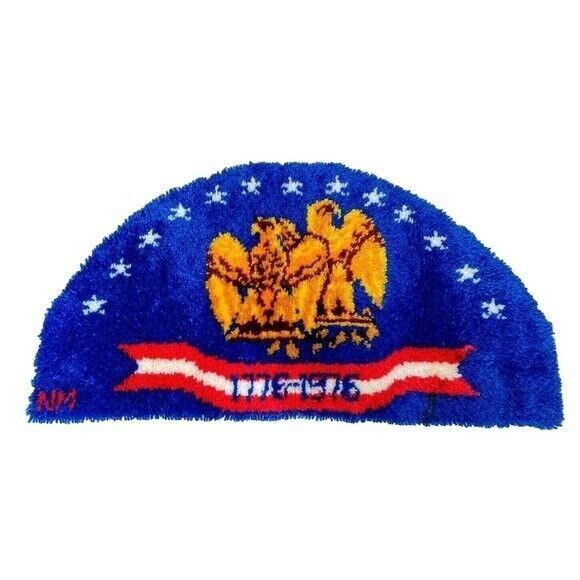 Vintage Bicentennial Eagle US 13 Stars Flag 1776-1976 Half Circle Latch Hook Rug - Picture 1 of 2